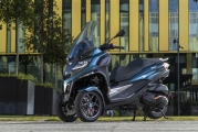 1 Piaggio MP3 2022 (1)