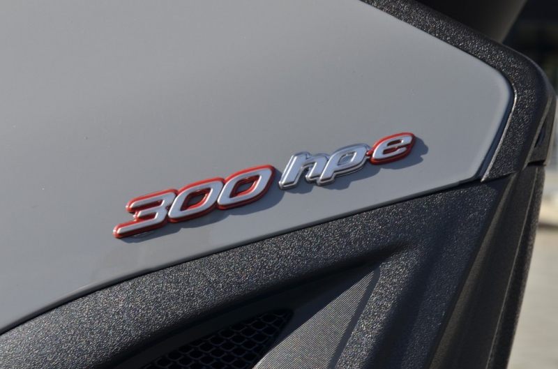 Test Piaggio MP3 300 HPE Sport a 500 HPE Sport Advanced: rodinný tandem  - 34 - 1 Piaggio MP3 300 HPE Sport test (2)