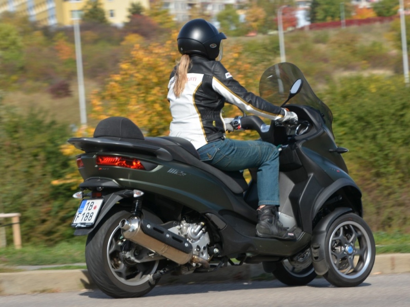 Test Piaggio MP3 500ie LT Sport ABS/ASR: stabilita nade vše - 15 - 1 Piaggio MP3 500ie LT Sport test (26)