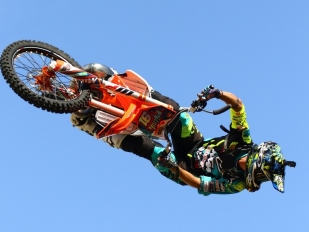 18. Pilníkovo pozdní odpoledne 15. června 2024: FMX, BMX a show Martina Šonky