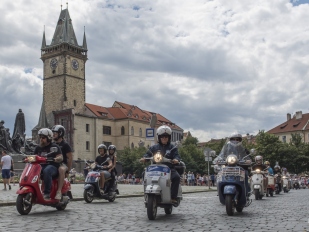 PragoVespa 2018: vosí rojení na pražském Džbánu