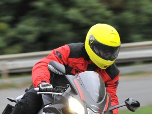 Test vyklápěcí přilby TR-01 značka RSA