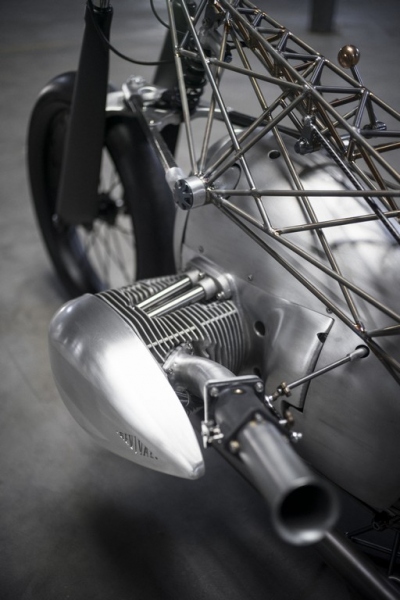 Revival Birdcage od Revival Cycles s novým motorem BMW - 10 - 1 Revival Cycles Birdcage  (15)