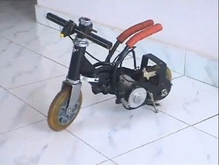 Moosshiqk: Nejmenší motocykl světa 