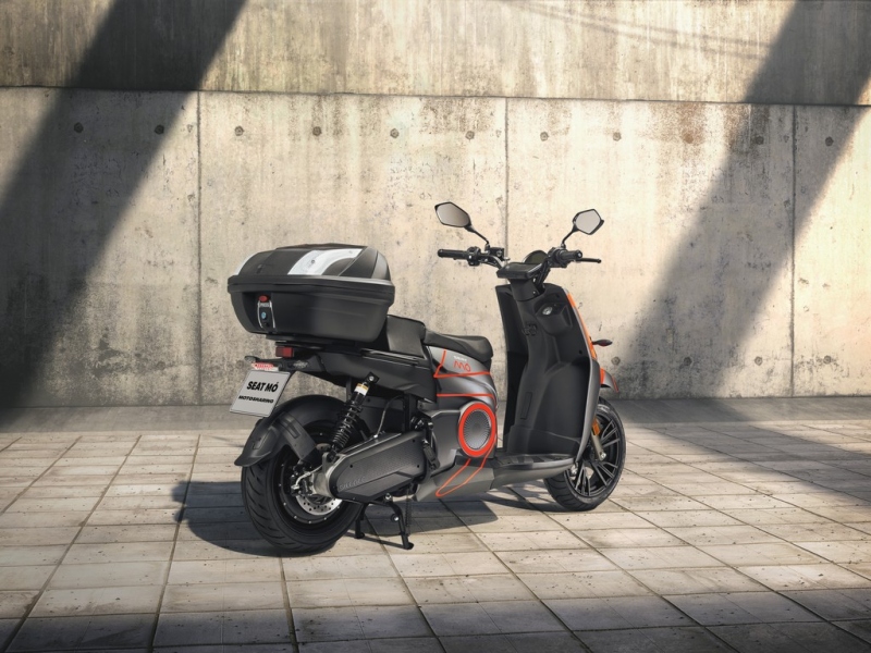 Seat MÓ: koloběžka eKickScooter 65 a eScooter 125 - 10 - 3 Seat MO eScooter 125 (15)