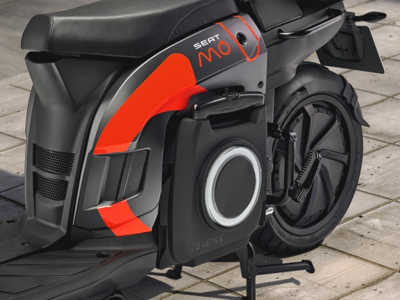 Seat MÓ: koloběžka eKickScooter 65 a eScooter 125 - 8 - 001-SEAT-M_O-Motosharing-Low