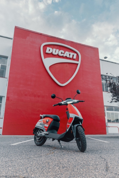 Super Soco CUx: speciální edice elektrického skútru Ducati - 5 - 2 Super Soco CUX Ducati elektro skutr (6)