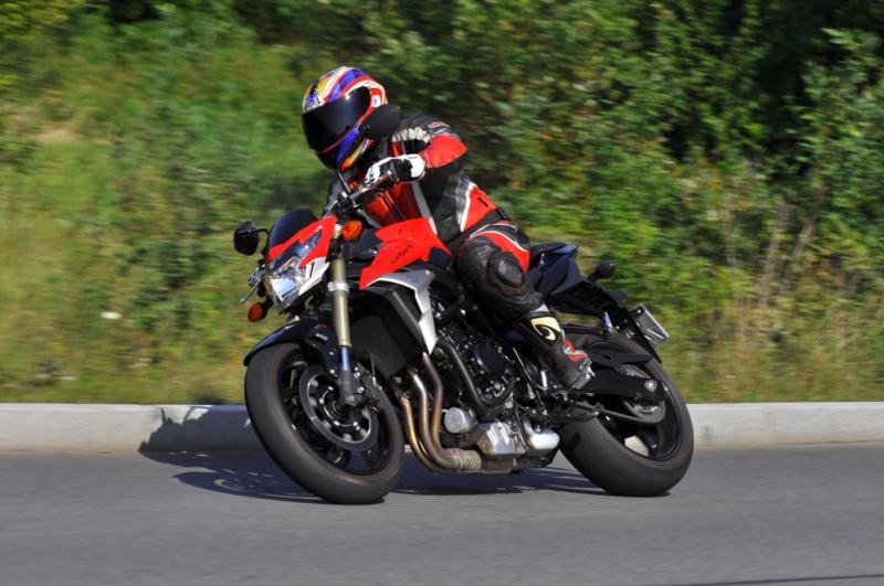 Test Suzuki GSR 750: holka pro všechno - 3 - SuzukiGSR08