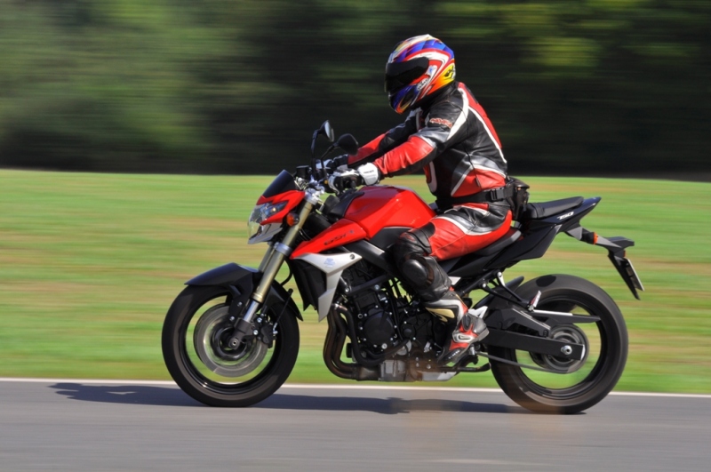 Test Suzuki GSR 750: holka pro všechno - 5 - SuzukiGSR10