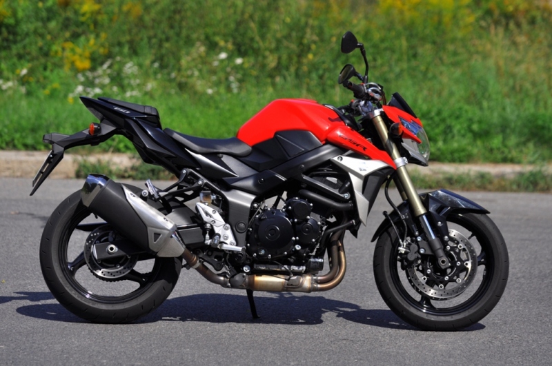 Test Suzuki GSR 750: holka pro všechno - 6 - SuzukiGSR11