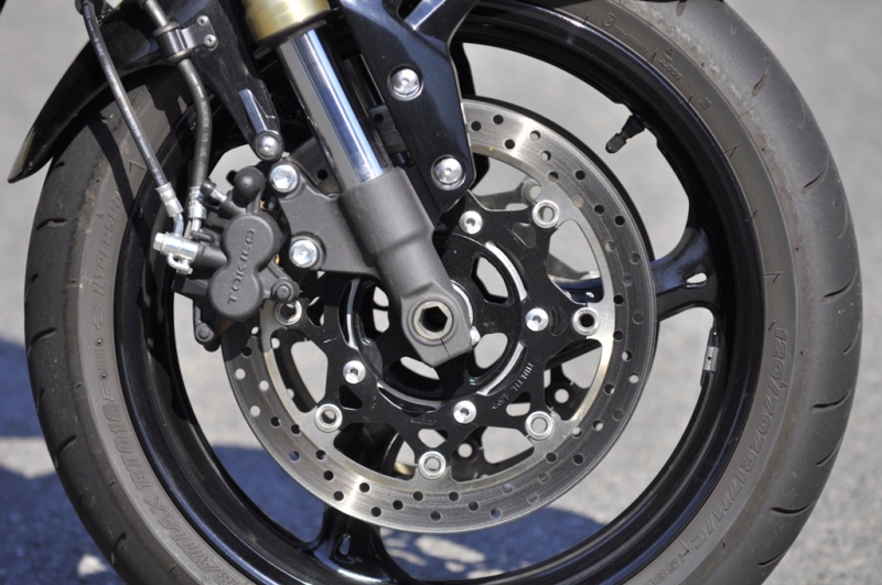 Test Suzuki GSR 750: holka pro všechno - 7 - SuzukiGSR12