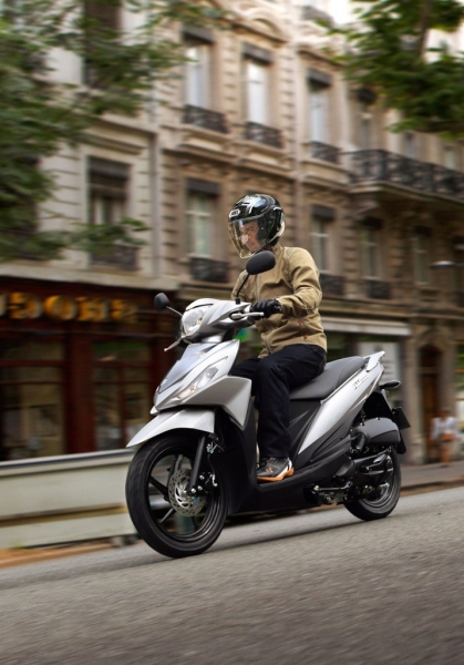 Suzuki Address 110: více prostoru za málo peněz - 4 - 1 Suzuki Address 110 5