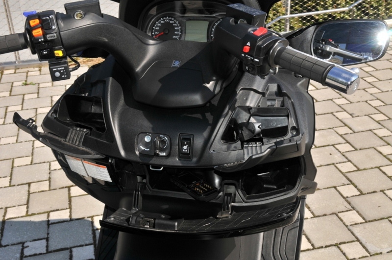 Test Suzuki Burgman 650 Executive - 22 - Burgman 650 Suzuki Burgman 650 Executive16