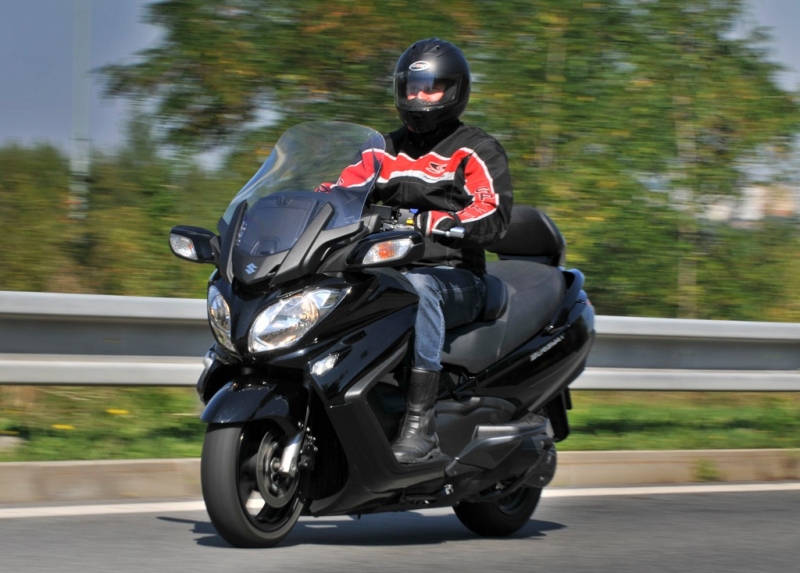 Test Suzuki Burgman 650 Executive - 5 - Burgman 650 Suzuki Burgman 650 Executive26