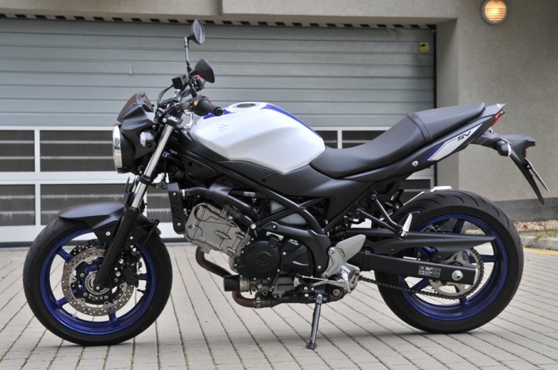 Test Suzuki SV 650 ABS 2016: Sporty V-Twin - 17 - 2 Suzuki SV650 2016 test27