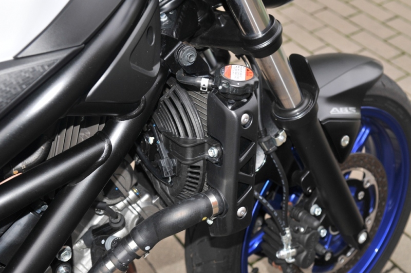 Test Suzuki SV 650 ABS 2016: Sporty V-Twin - 28 - 2 Suzuki SV650 2016 test22