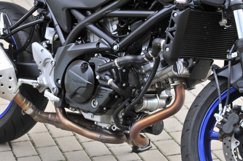 Test Suzuki SV 650 ABS 2016: Sporty V-Twin - 30 - 2 Suzuki SV650 2016 test24