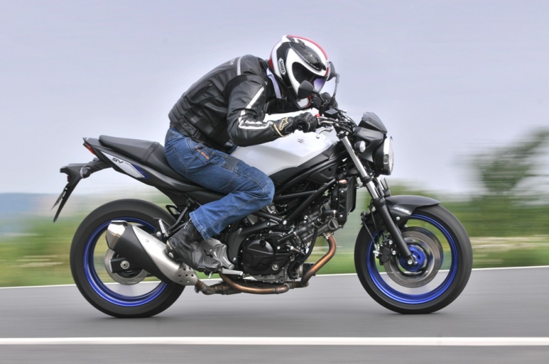 Test Suzuki SV 650 ABS 2016: Sporty V-Twin - 21 - 1 Suzuki SV650 2016 test06