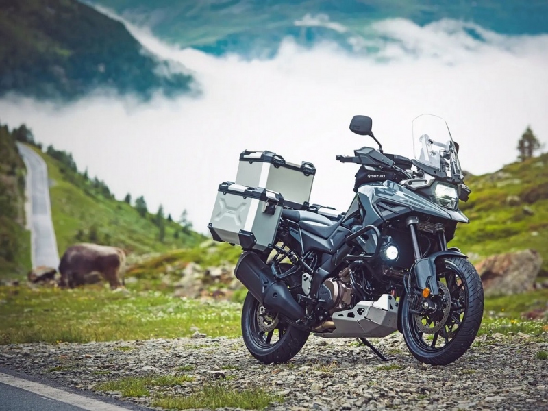 Suzuki V-Strom 1050 a 1050XT 2020: s lepší výbavou - 6 - 1 Suzuki V-Strom 1050 (12)