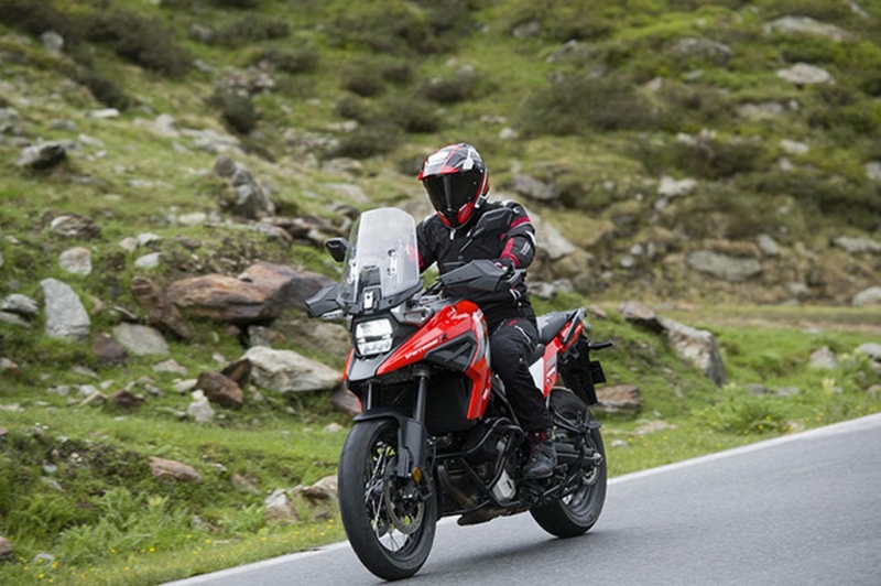 Suzuki V-Strom 1050 a 1050XT 2020: s lepší výbavou - 10 - 1 Suzuki V-Strom 1050 (6)