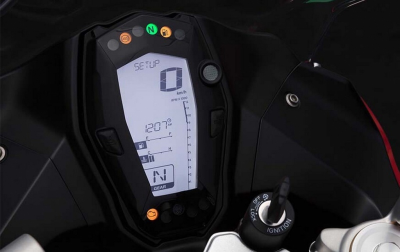 TVS Apache RR 310: indický supersport - 8 - 1 TVS Apache 310 RR (10)