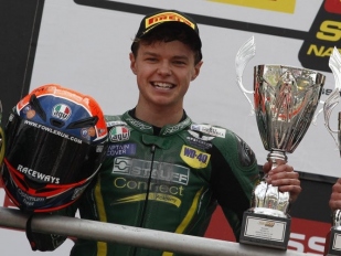 Tarran Mackenzie místo Dannyho Kenta