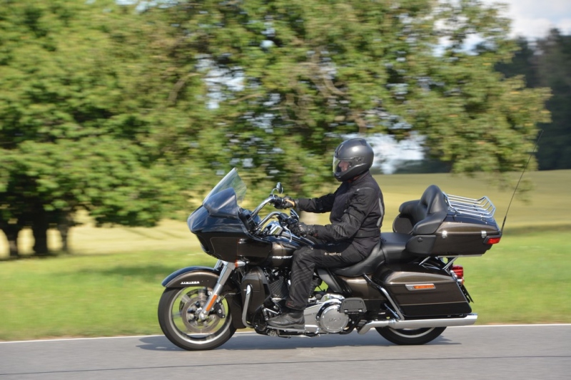 Test Harley Davidson Road Glide Limited Americky Cestovatel Motoforum Cz