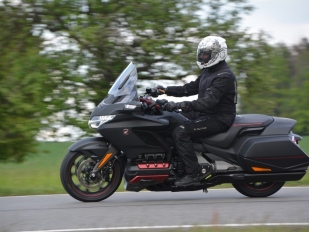 Test Honda Gold Wing GL1800 DCT bagger: přistřižená křídla