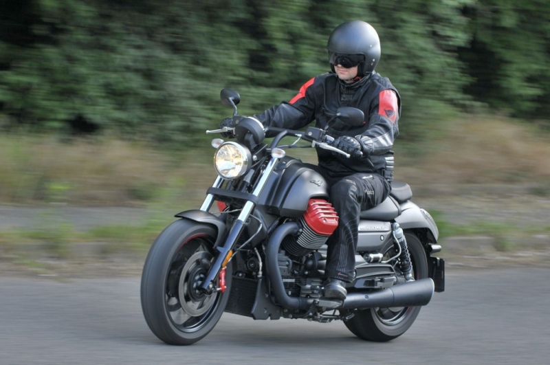 Test Moto Guzzi California Audace Carbon: italská stylovka - 12 - 1 Test Moto Guzzi Audace Carbon (4)