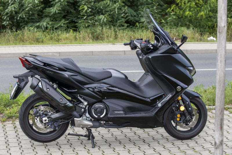 Test Yamaha Tmax 560 Tech MAX: komfort nade vše - 2 - 2 Test Yamaha Tmax 560 Tech Max (24)