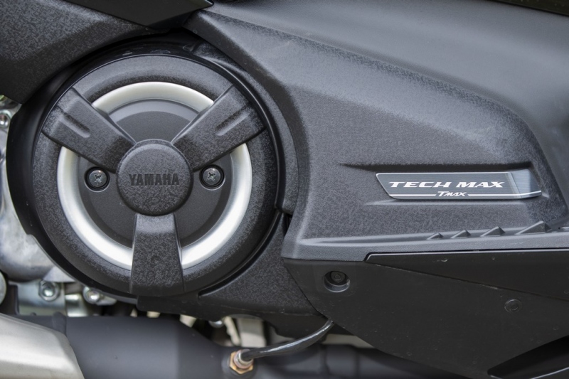 Test Yamaha Tmax 560 Tech MAX: komfort nade vše - 9 - 2 Test Yamaha Tmax 560 Tech Max (34)