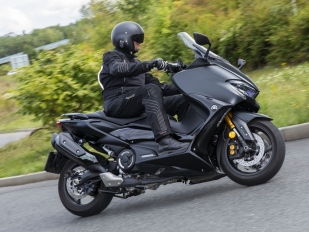 Test Yamaha Tmax 560 Tech MAX: komfort nade vše