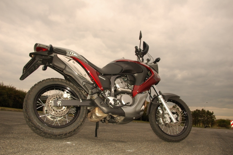Honda Transalp XL700V: Více všestrannosti - 2 - TransalpDSC_00863