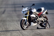 speed Triumph-Speed-Triple-R-2012-45