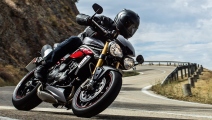 2 Triumph 2016 Speed Triple10