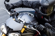 2 Triumph 2016 Speed Triple15