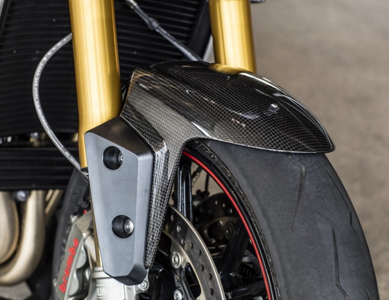 Triumph Speed Triple 2016: pro vyznavače adrenalinových sportů - 18 - 2 Triumph 2016 Speed Triple19
