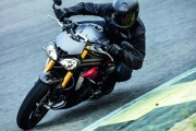 1 Triumph 2016 Speed Triple1