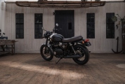 1 Triumph Bonneville T120 Black DGR Limited (11)