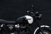 1 Triumph Bonneville T120 Black DGR Limited (3)