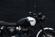 1 Triumph Bonneville T120 Black DGR Limited (3)