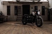 1 Triumph Bonneville T120 Black DGR Limited (7)