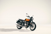 1 Triumph Bonneville T40 2027 (9)