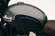 1 Triumph Bonneville T40 Black 2027 (4)