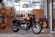 1 Triumph Gibson 1959 Legends Bonneville T120 (14)