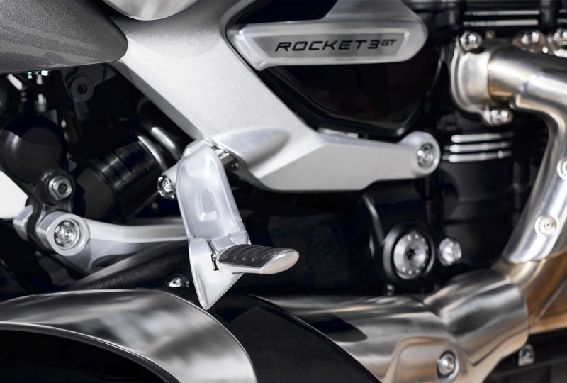 Triumph Rocket 3 R a GT: nejsilnější cruiser - 16 - 1 Triumph Rocket 3 GT (3)