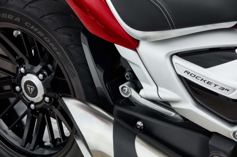 Triumph Rocket 3 R a GT: nejsilnější cruiser - 29 - 1 Triumph Rocket 3 R (2)