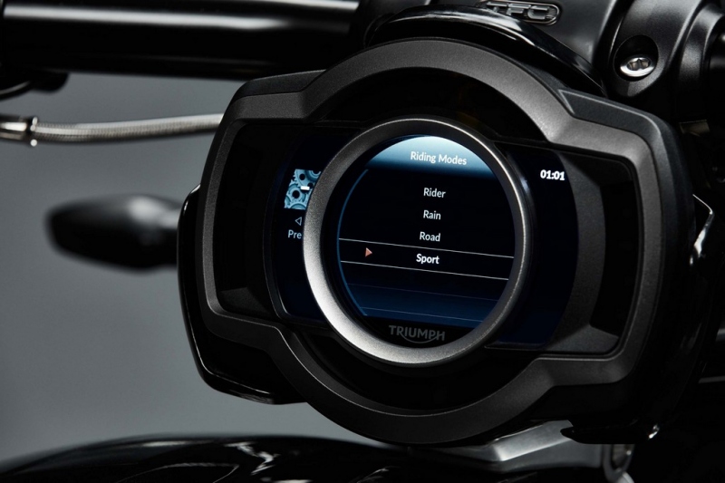 Triumph Rocket 3 TFC: limitovaná edice - 18 - 2 Triumph Rocket 3 TFC 2019 (34)