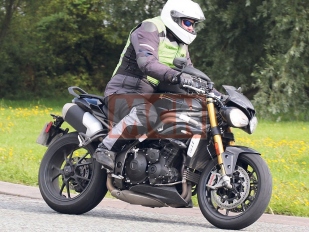 Triumph Speed Triple 2016: zachycena finální podoba