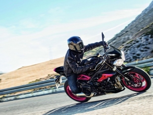 Triumph Street Triple RX 2016: limitovaná edice Black